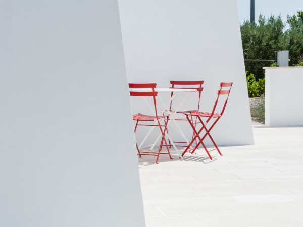 Colazione in veranda baciati dal sole della Puglia
