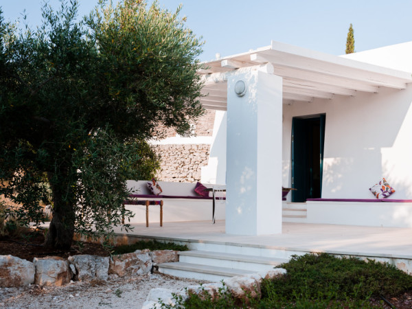La veranda principale e l'ingresso di Tre Casiedde