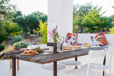 La porta-tavolo di Tre Casiedde - dettaglio aperitivo in veranda